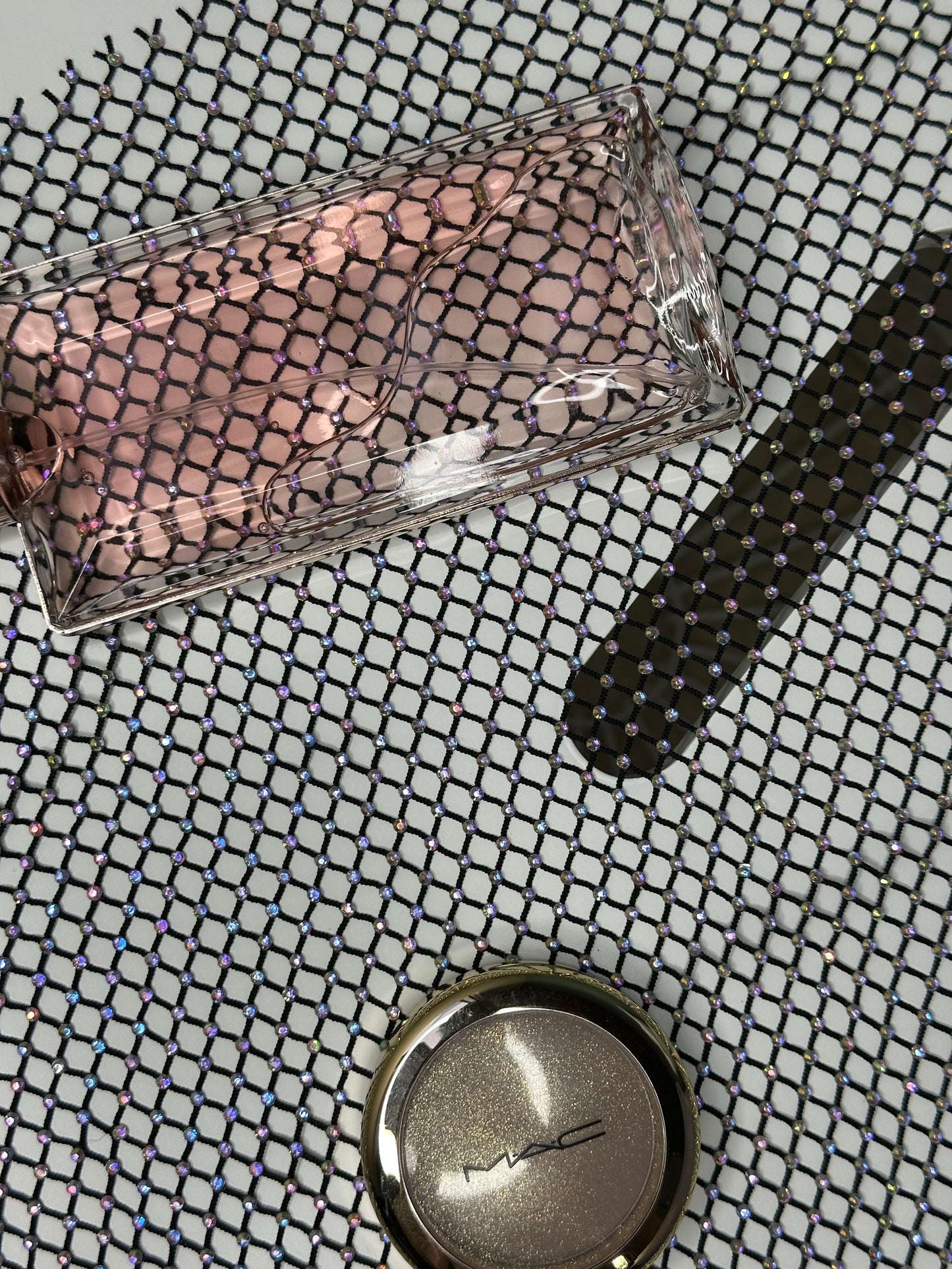 Top brillante de tirantes con malla de pedrería